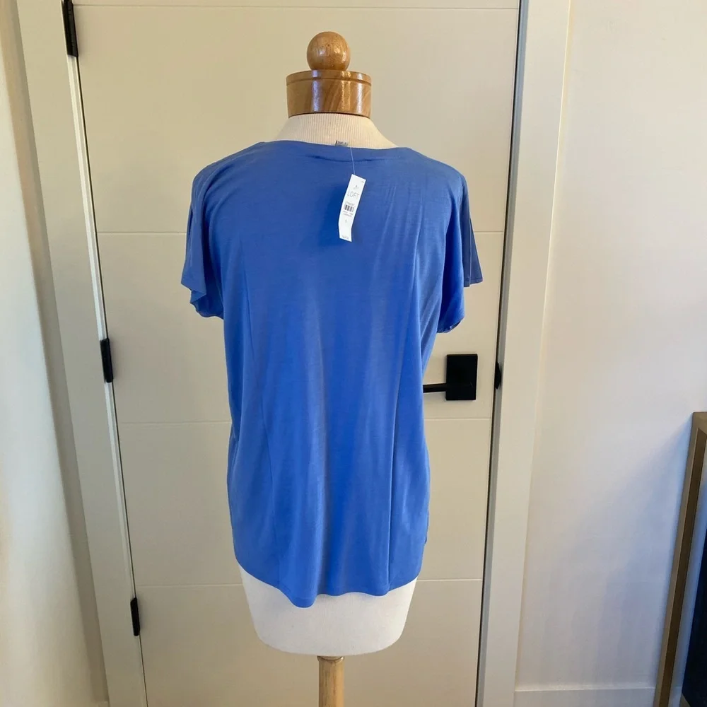 Loft Split neck blue Tee size small